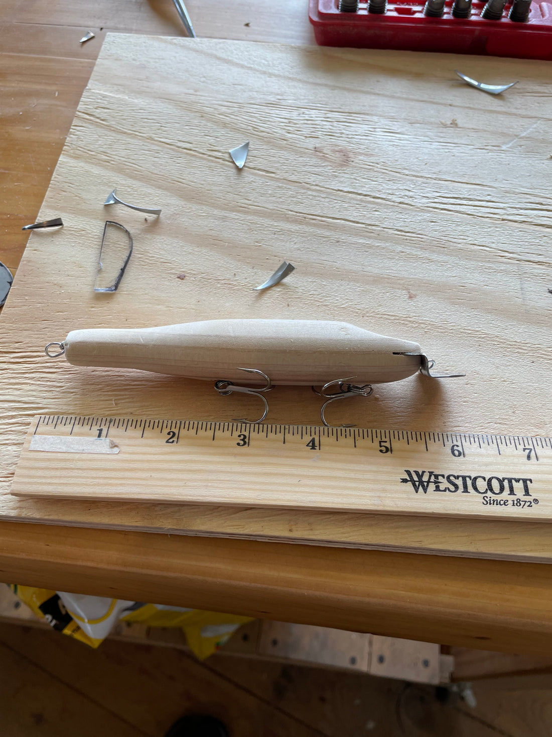 Why I left everything behind and ended up in a woodshop - lostartlures.com